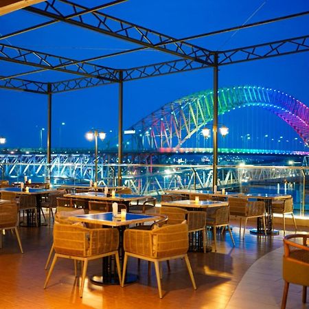 Harris Hotel Samarinda Exterior photo