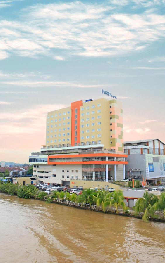 Harris Hotel Samarinda Exterior photo