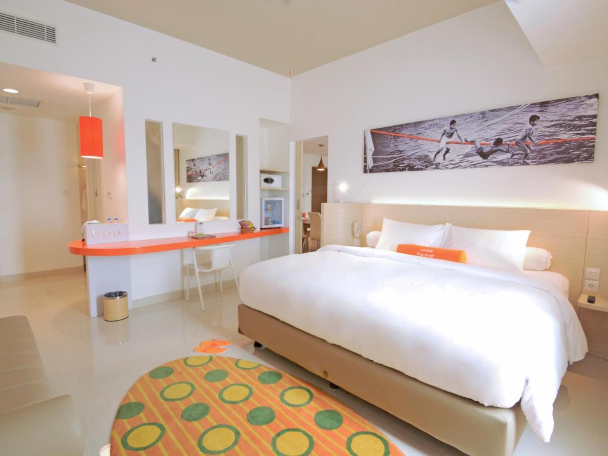Harris Hotel Samarinda Exterior photo