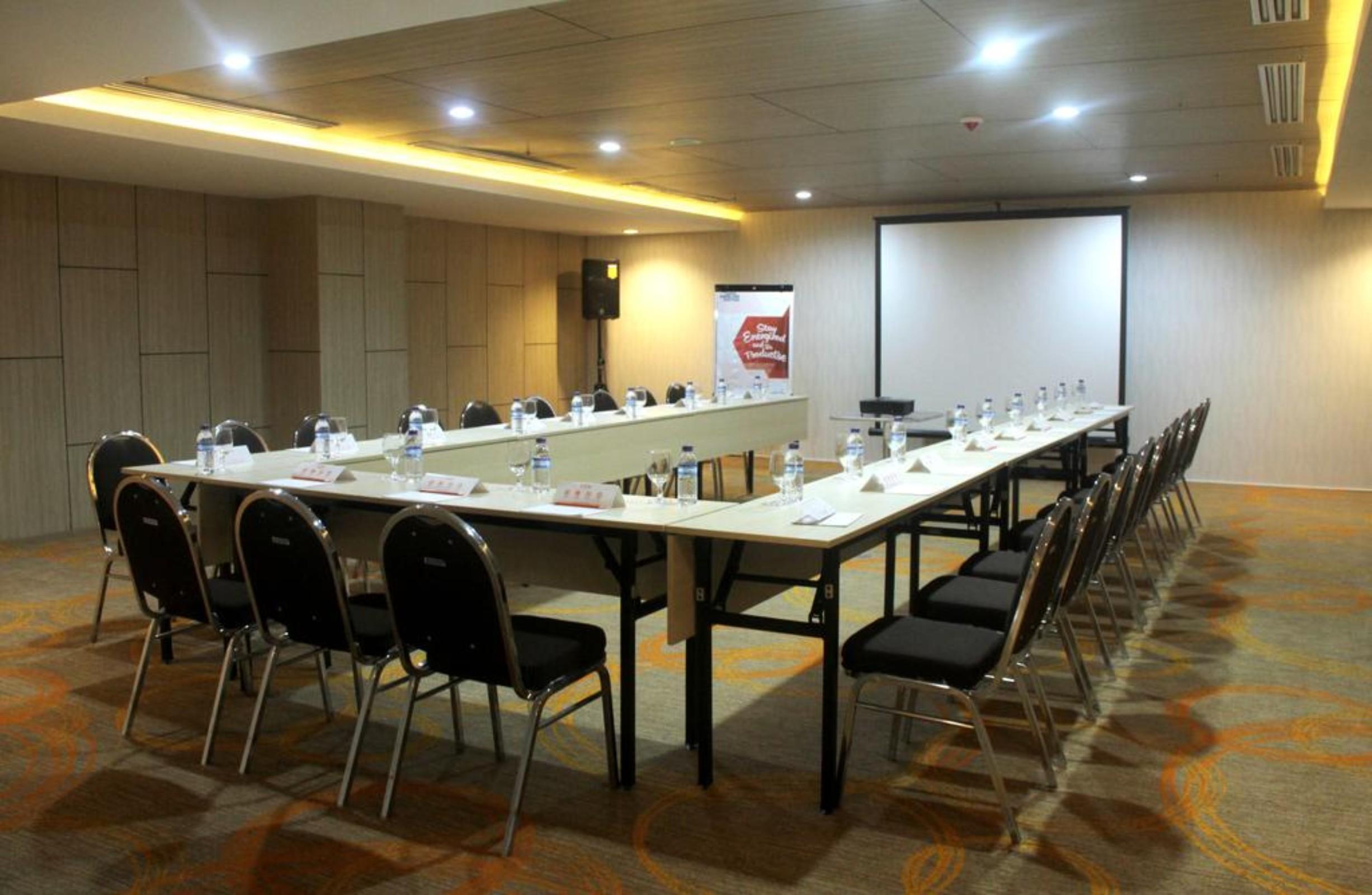 Harris Hotel Samarinda Exterior photo