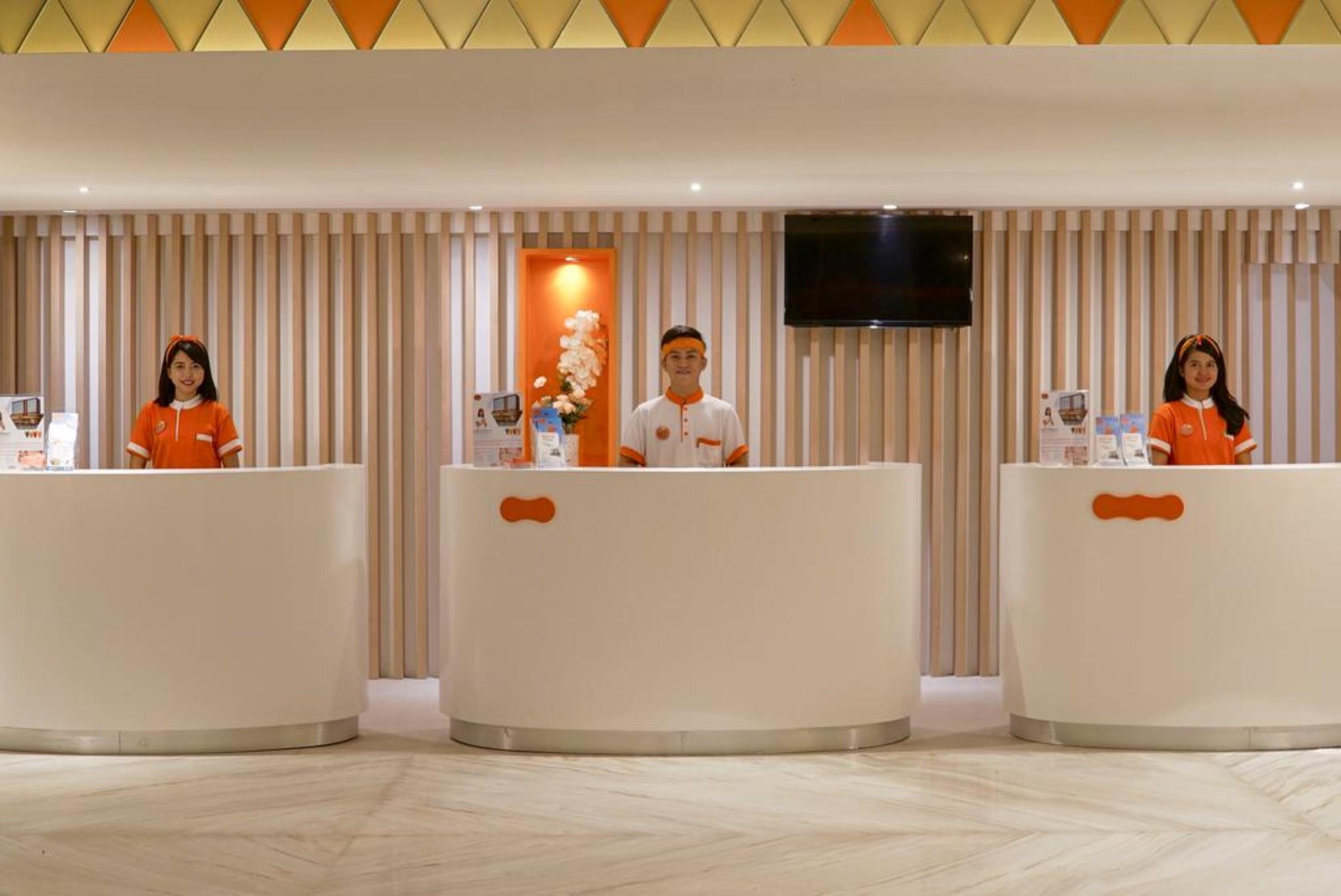 Harris Hotel Samarinda Exterior photo