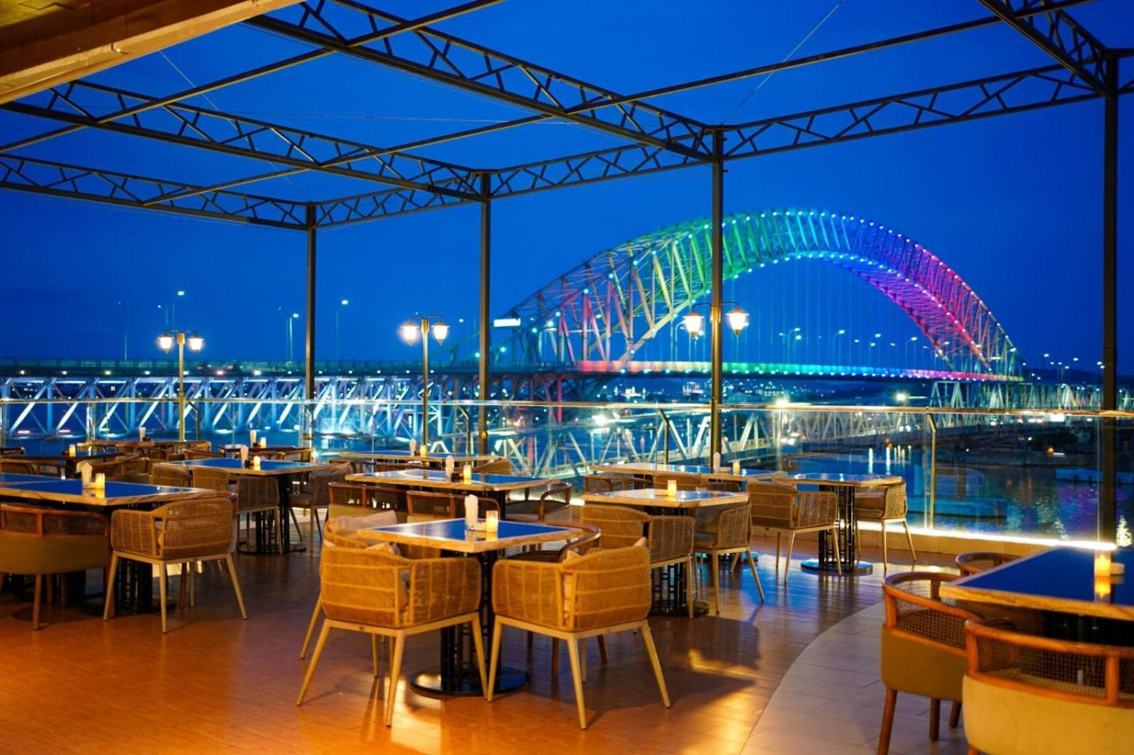 Harris Hotel Samarinda Exterior photo