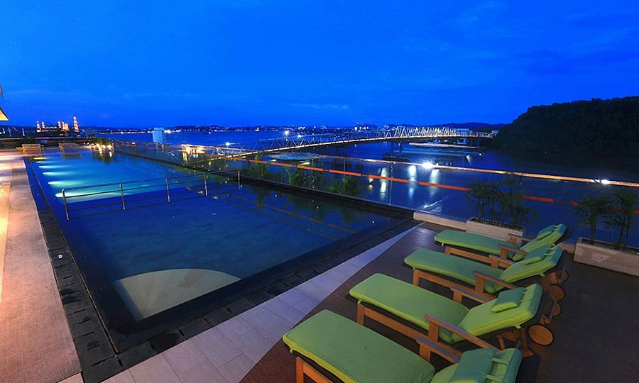 Harris Hotel Samarinda Exterior photo