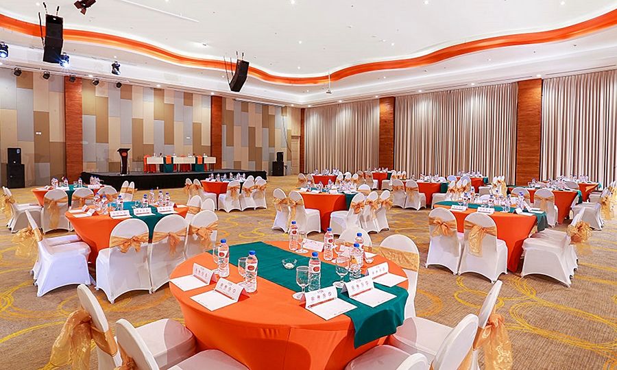 Harris Hotel Samarinda Exterior photo